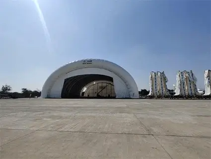 Inflatable aircraft hangar image