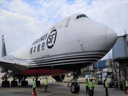 SF Airlines aircraft