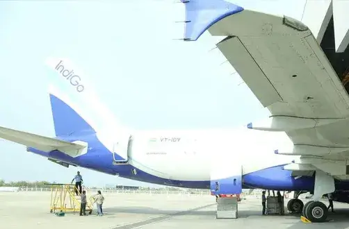Aircraft hangar facility image